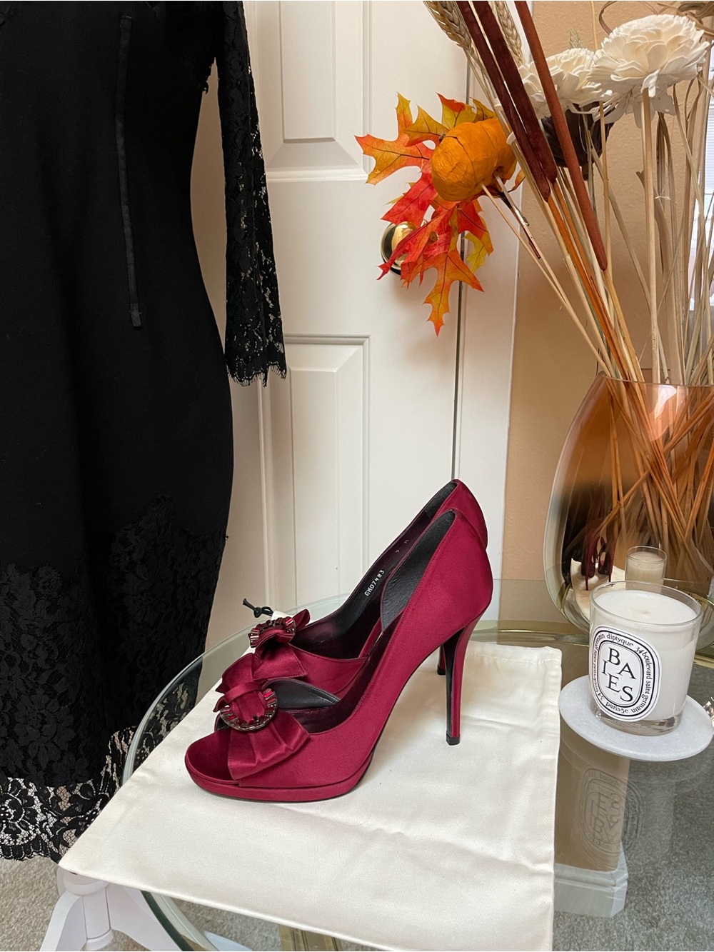 Stuart Weitzman Satin Peep Toe Pumps Size 9 Burgundy Bow Crystal Heels - Picture 15 of 15